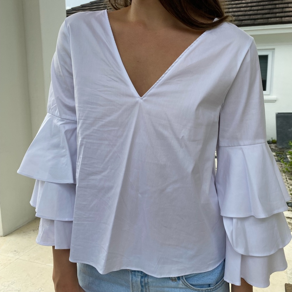 Zara WHITE tiered ruffle sleeve shirt. Size XS